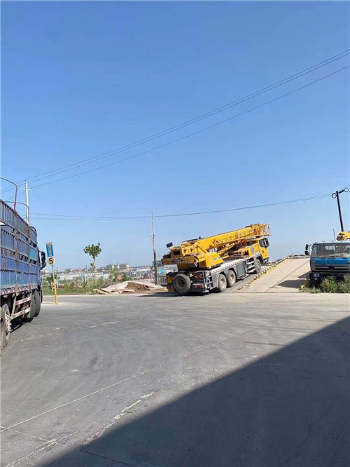 涪陵区25吨吊车的租赁价格大概是多少？