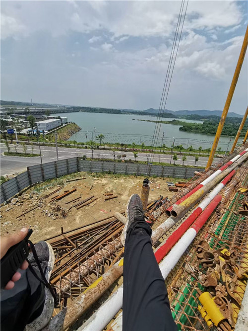 涪陵区作业中发生设备损坏或人员意外，责任怎么划分？