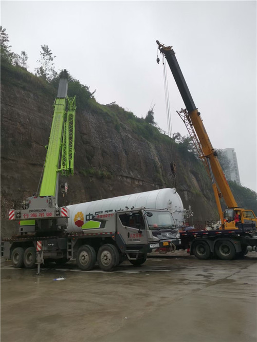 涪陵区“不怕风雨冻”—— 吊车的 “恶劣环境适应” 技术